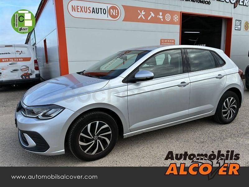 Usado VW Polo Life 95 CV (69 kW) 2021 Gris / plata Utilitario