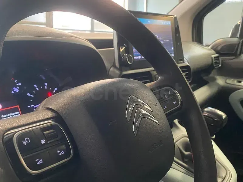 Usado Citroën Berlingo Feel 110 CV (80 kW) 2019 Negro Monovolumen