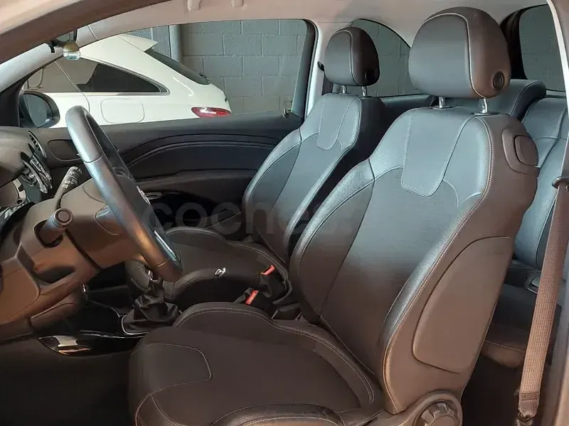 Usado Opel Adam Glam 100 CV (73 kW) 2018 Blanco Utilitario