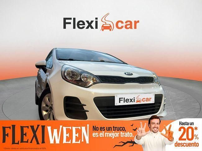 Blanco Usado 2017 Kia Rio Berlina | 11.990 € (Precio justo) - Imagen 1/4