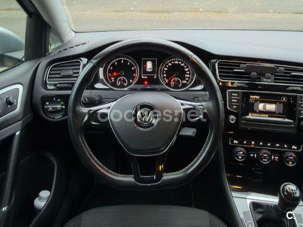 Usado VW Golf VII Edition 105 CV (77 kW) 2014 Gris / plata Berlina