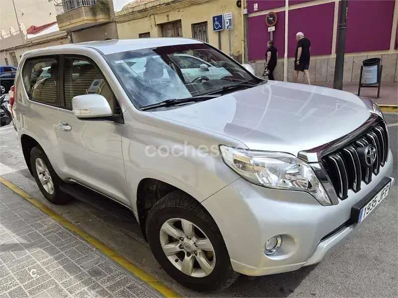 Usado Toyota Land Cruiser 190 CV (139 kW) 2015 Gris / plata SUV
