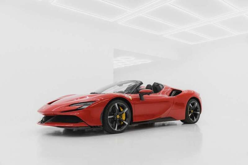Usado 2023 Ferrari SF90 Descapotable | 759.900 € - Imagen 1/4