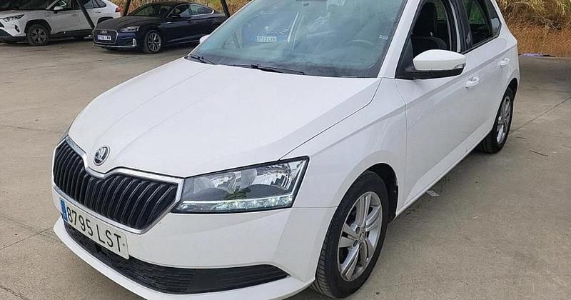 Usado 2021 Skoda Fabia Ambition Utilitario | 12.290 € (Precio justo) - Imagen 1/4