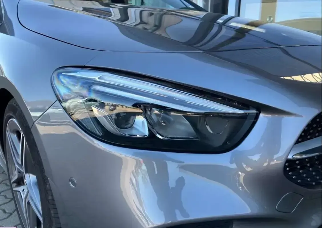 Usado Mercedes B200 150 CV (110 kW) 2020 Gris Utilitario