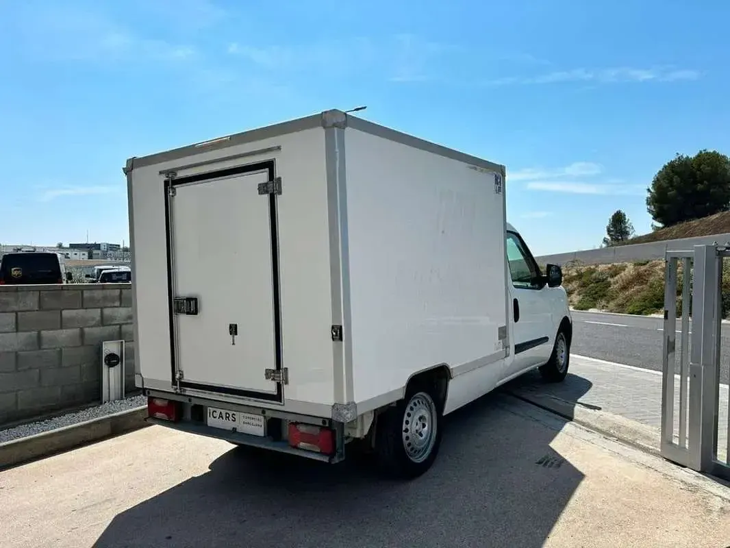 Usado Fiat Doblò 105 CV (77 kW) 2015 Blanco Monovolumen