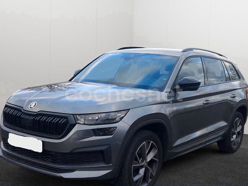 Gris / plata Usado 2022 Skoda Kodiaq SportLine SUV | 27.900 € (Precio justo) - Imagen 1/4