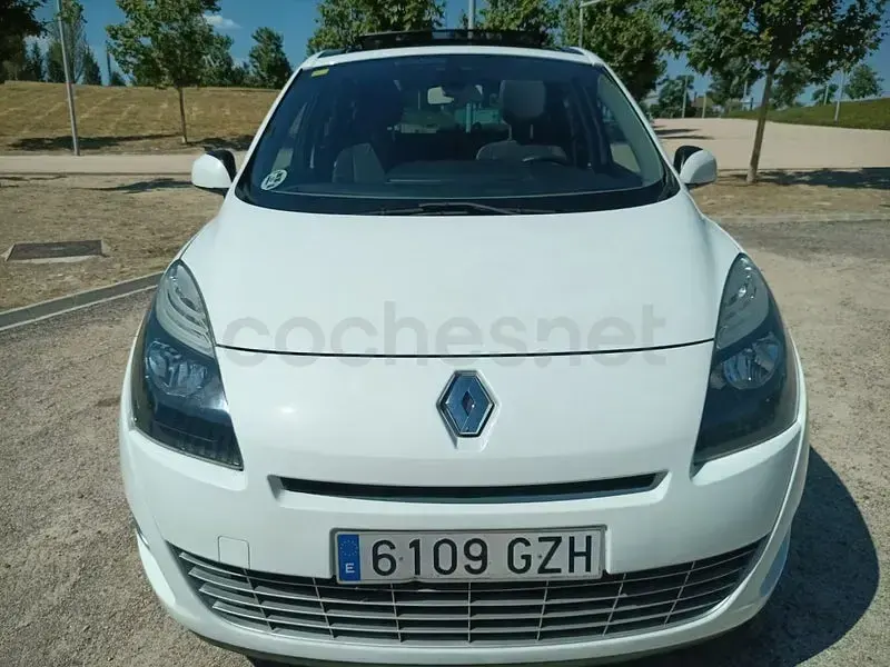 Usado Renault Grand Scénic 110 CV (80 kW) 2010 Blanco Monovolumen