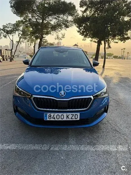 Usado Skoda Scala Sport 115 CV (84 kW) 2019 Azul Utilitario