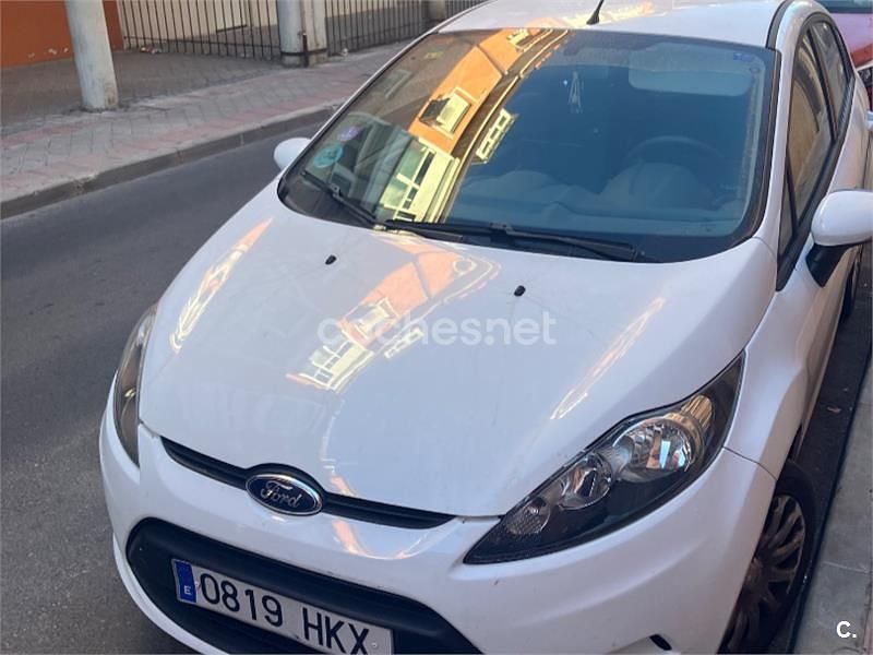 Usado Ford Fiesta 60 CV (44 kW) 2012 Blanco Utilitario