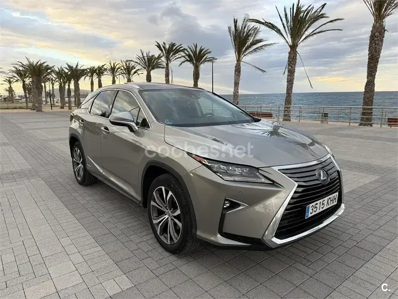 Usado Lexus RX450h Executive Line 313 CV (230 kW) 2018 Gris / plata SUV