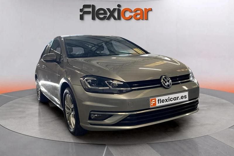 Gris Usado 2018 VW Golf VII Advance Berlina | 15.790 € (Precio justo) - Imagen 1/4