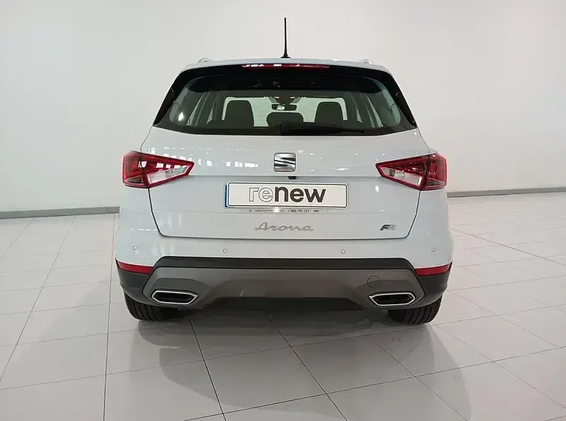 Usado Seat Arona FR 110 CV (80 kW) 2023 Blanco SUV