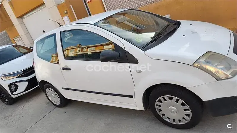 Używany Citroën C2 70 KM (51 kW) 2007 Biały Hatchback