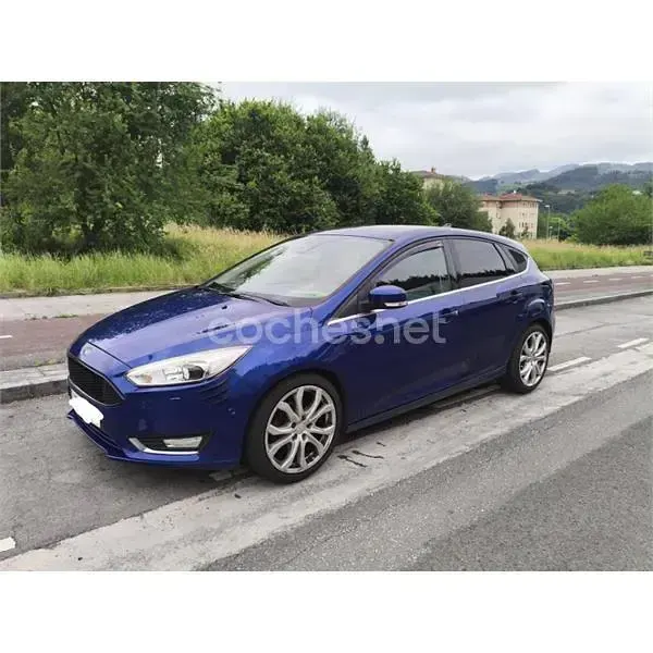 Usado Ford Focus Titanium 115 CV (84 kW) 2014 Azul Berlina