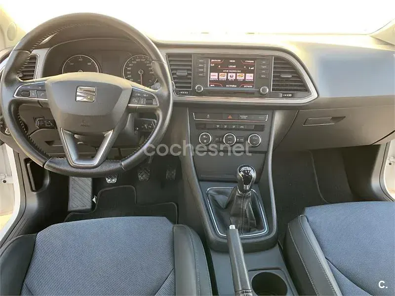 Usado Seat Leon I-Tech 105 CV (77 kW) 2014 Blanco Berlina