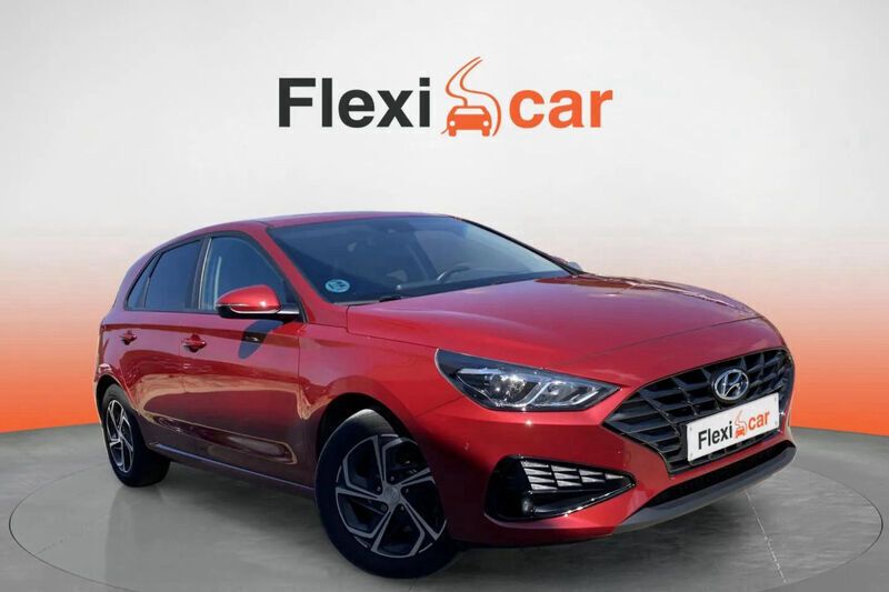 Granate Usado 2021 Hyundai i30 Berlina | 14.190 € (Precio justo) - Imagen 1/4