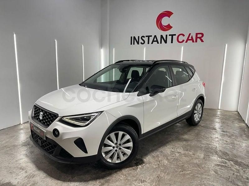 Usado Seat Arona Style 110 CV (80 kW) 2023 Blanco SUV