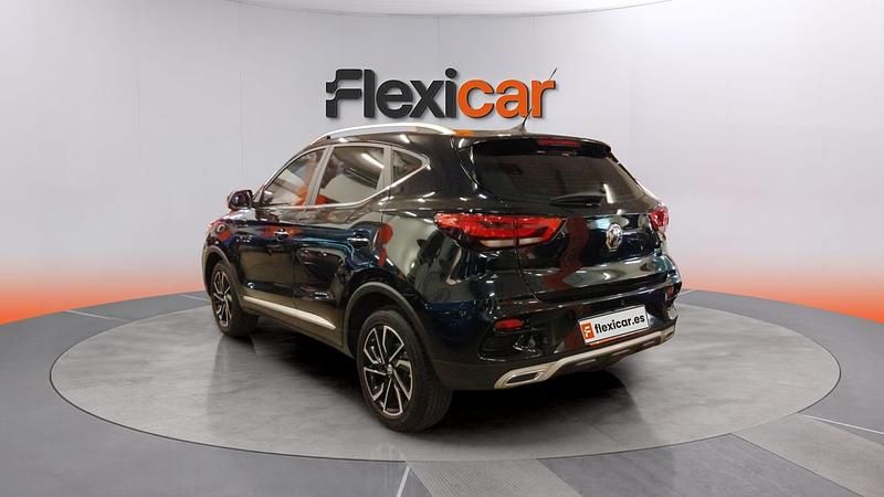 Usado MG ZS Luxury 106 HP (77 kW) 2024 Preto SUV