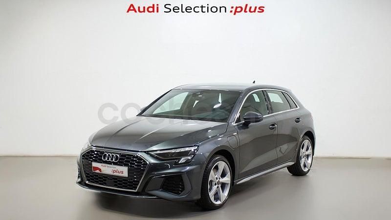 Usado Audi A3 S-Line 204 CV (150 kW) 2024 Gris / plata Berlina