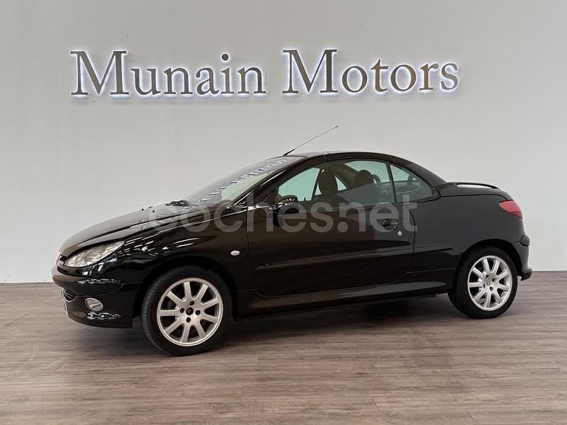 Negro Usado 2002 Peugeot 206 Quiksilver Descapotable | 2990 € (Precio justo) - Imagen 1/4