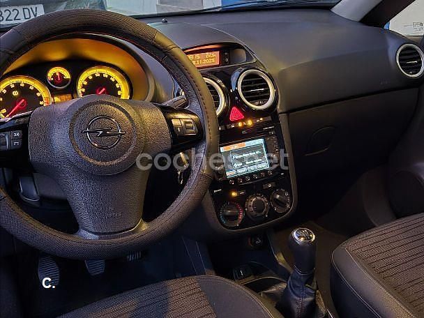 Usado Opel Corsa Selective 100 CV (73 kW) 2014 Negro Utilitario