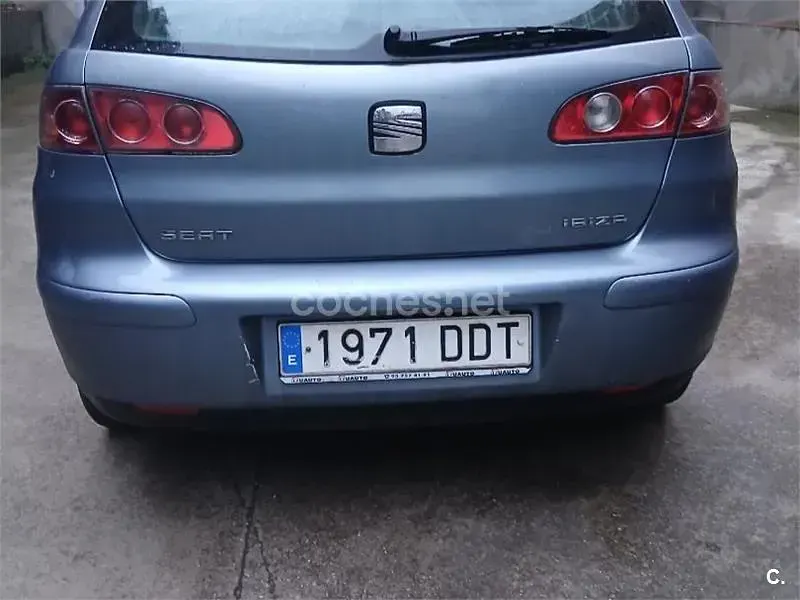Usado Seat Ibiza Stella 75 CV (55 kW) 2004 Gris / plata Utilitario