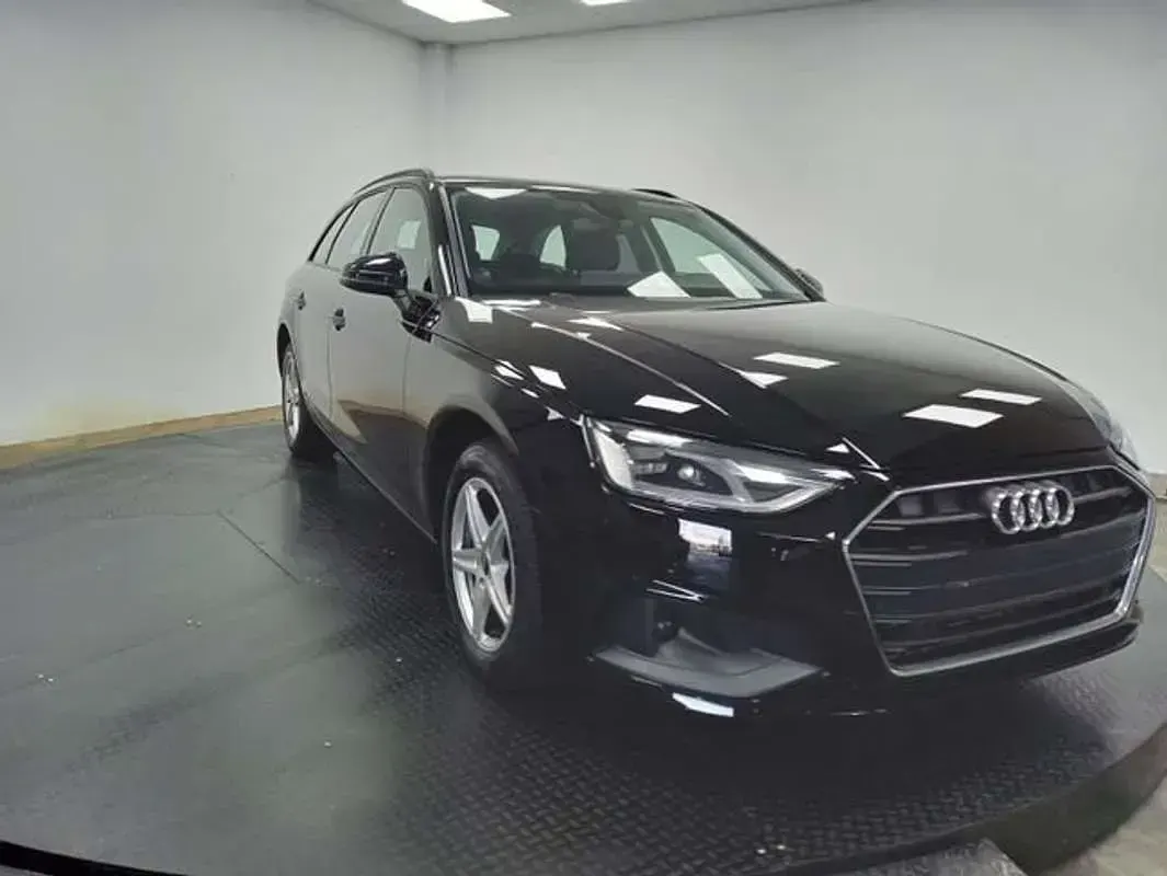 Usado Audi A4 Premium 151 CV (111 kW) 2021 Negro Familiar