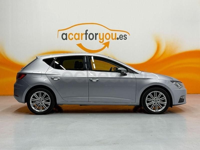 Usado Seat Leon XCELLENCE 150 CV (110 kW) 2020 Gris / plata Berlina