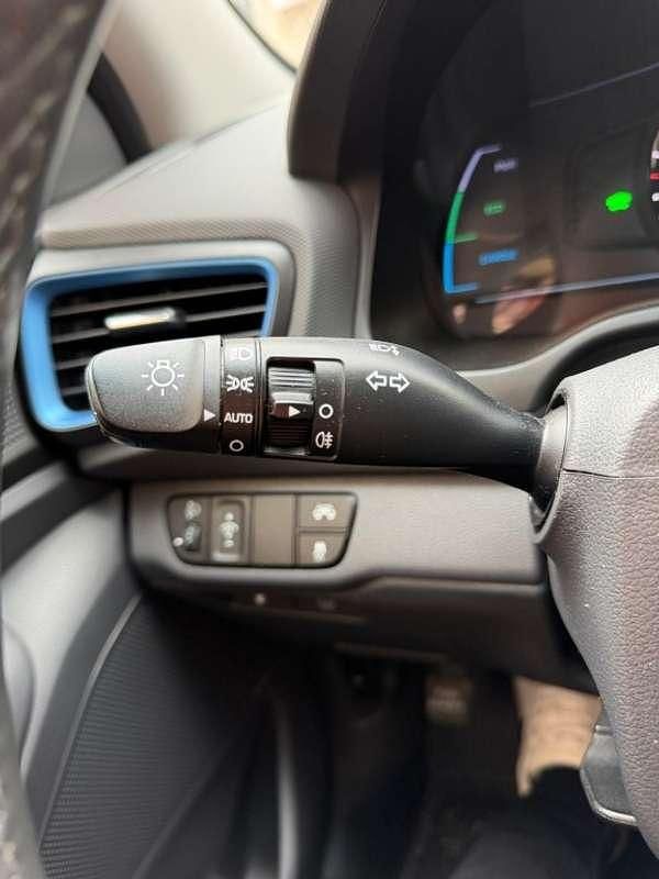 Usado Hyundai Ioniq 141 CV (103 kW) 2019 Plateado Utilitario