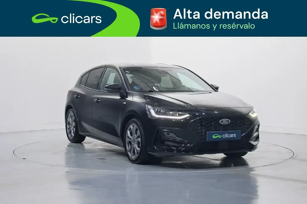 Usado Ford Focus ST-Line 125 CV (91 kW) 2023 Negro Berlina