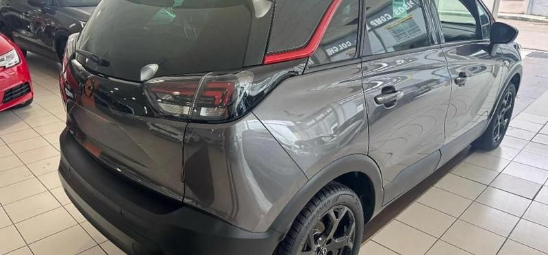 Usado Opel Crossland X 110 CV (80 kW) 2023 Gris spirit cmetaliz.e SUV