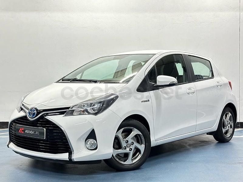 Usado Toyota Yaris Hybrid Advance 100 CV (73 kW) 2014 Blanco Berlina