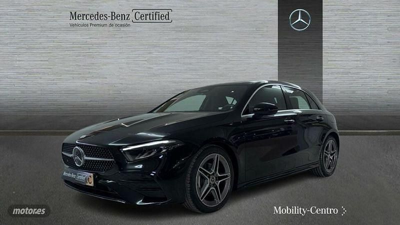Usado Mercedes A180 AMG line 116 CV (85 kW) 2024 Negro noche Utilitario