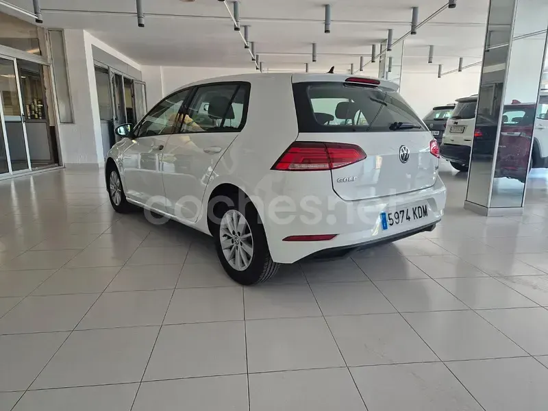 Usado VW Golf VII Advance 115 CV (84 kW) 2017 Blanco Berlina