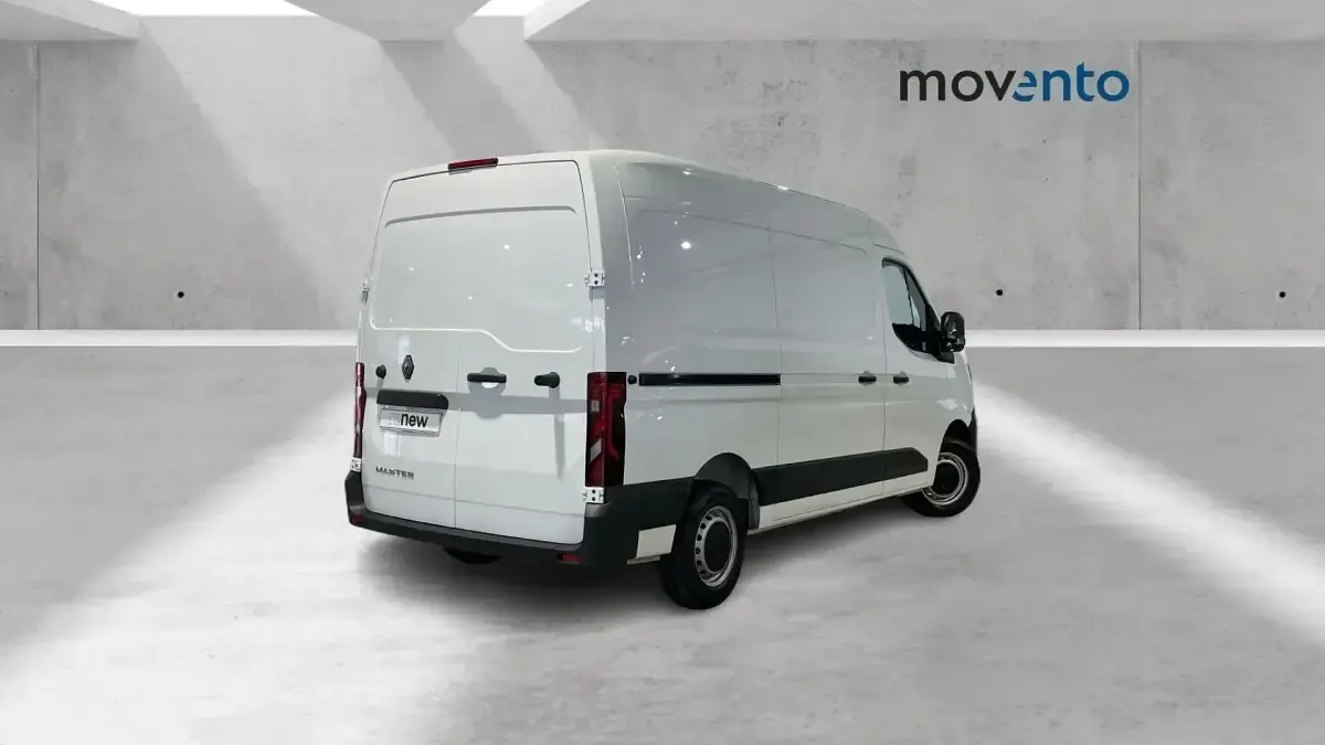 Usado Renault Master 130 CV (95 kW) 2025 Blanco Monovolumen