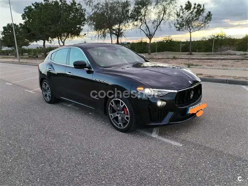 Usado Maserati Levante 275 CV (202 kW) 2021 Negro SUV