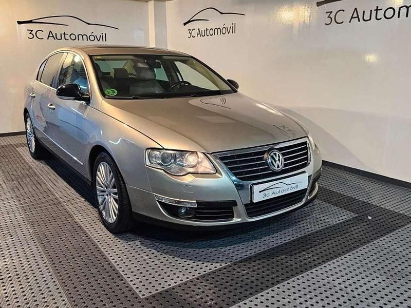 Usado VW Passat Highline 250 CV (183 kW) 2007 Beige Familiar