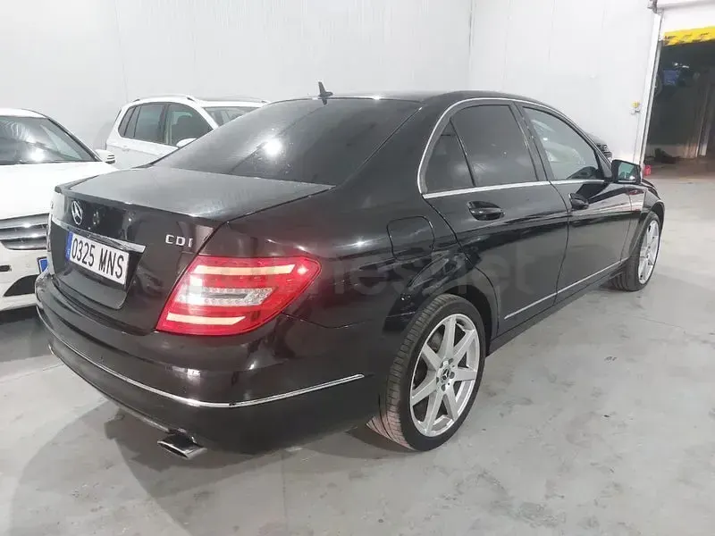 Usado Mercedes C350 Avantgarde 265 CV (194 kW) 2013 Negro Berlina
