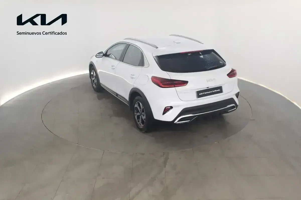 Usado Kia XCeed 100 CV (73 kW) 2025 Blanco SUV