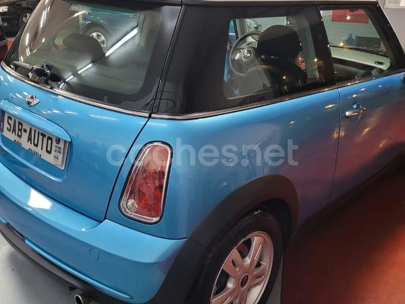 Usado Mini ONE 90 CV (66 kW) 2004 Azul Utilitario