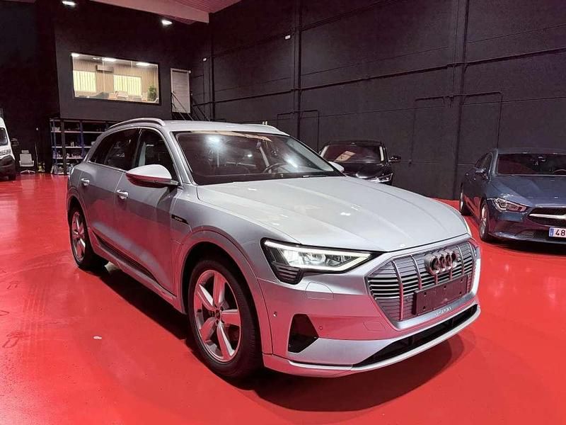 Gris Usado 2020 Audi e-tron Design SUV | 24.800 € (Super precio) - Imagen 1/4