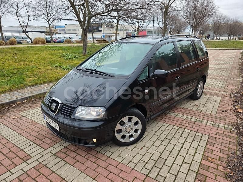 Usado Seat Alhambra Sport 140 CV (102 kW) 2008 Negro Monovolumen