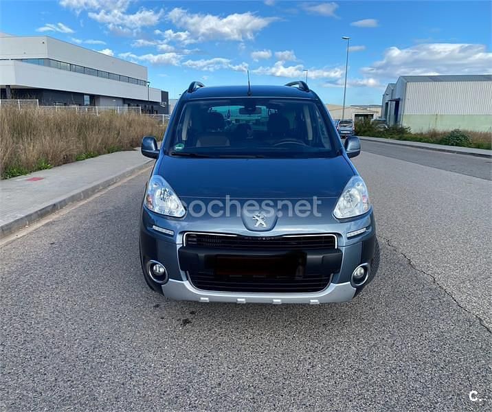 Usado Peugeot Partner Tepee Outdoor 112 CV (82 kW) 2012 Azul Monovolumen