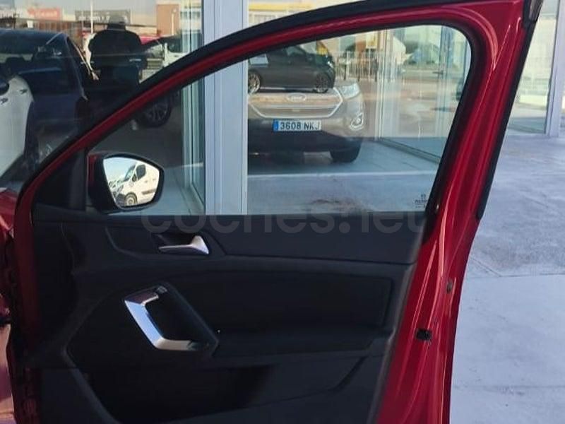 Usado Peugeot 308 Business-Line 130 CV (95 kW) 2017 Granate Berlina