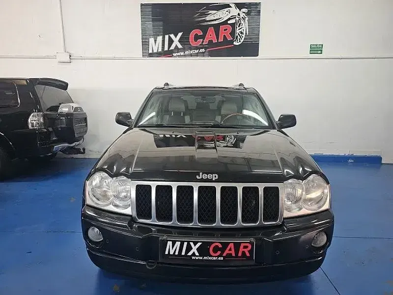 Usado Jeep Grand Cherokee Overland 218 HP (160 kW) 2010 Preto SUV