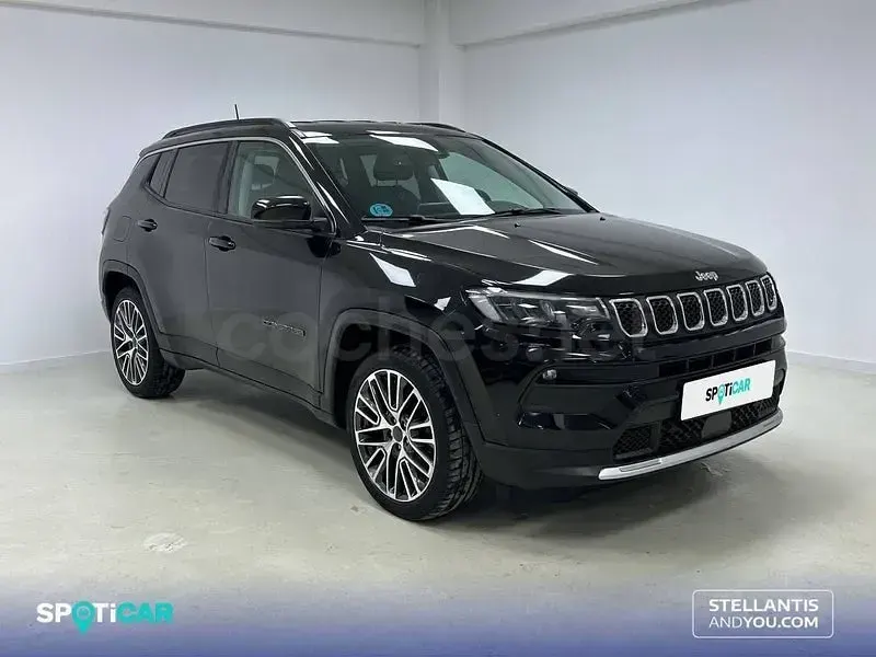 Usado Jeep Compass Limited 130 CV (95 kW) 2022 Negro SUV