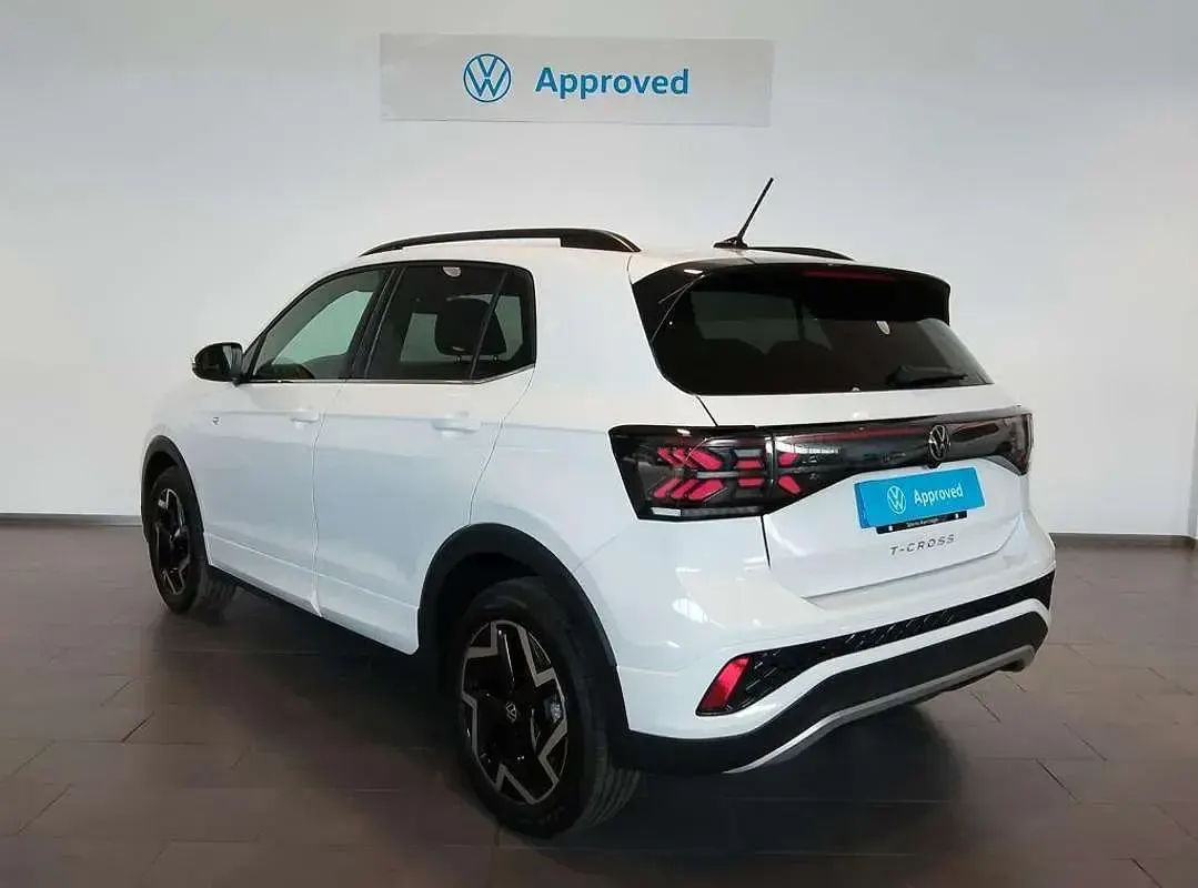 Usado VW T-Cross R-line 116 CV (85 kW) 2026 Blanco SUV