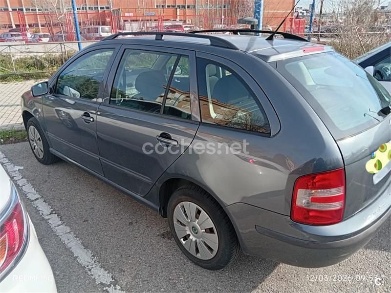 Usado Skoda Fabia Comfort 101 CV (74 kW) 2007 Gris / plata Familiar