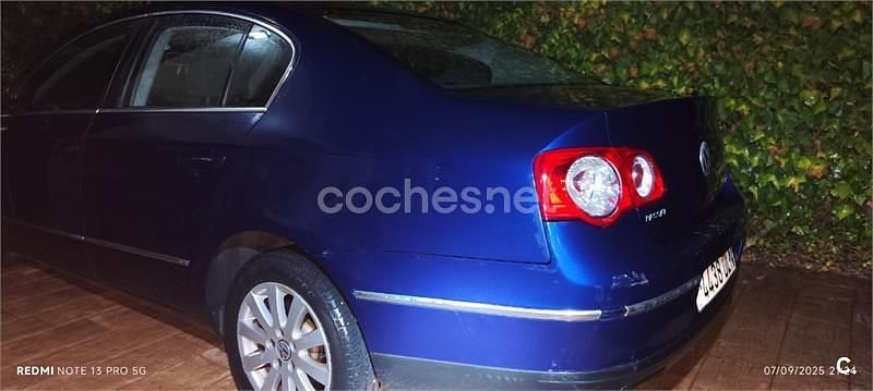 Azul Usado 2005 VW Passat Sportline Berlina | 5500 € (Un poco caro) - Imagen 1/2
